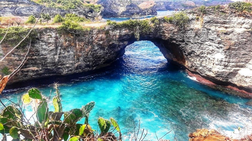 nusa penida broken beach