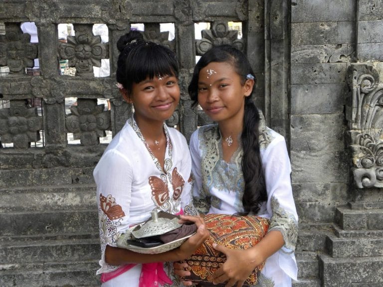 Nomi balinesi tra rituali e caste 1 Bali cerimonie ragazze balinesi