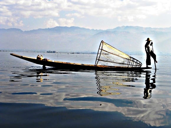 Myanmar lago inle pescatore
