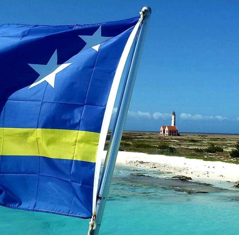 isola di curacao bandiera e mare