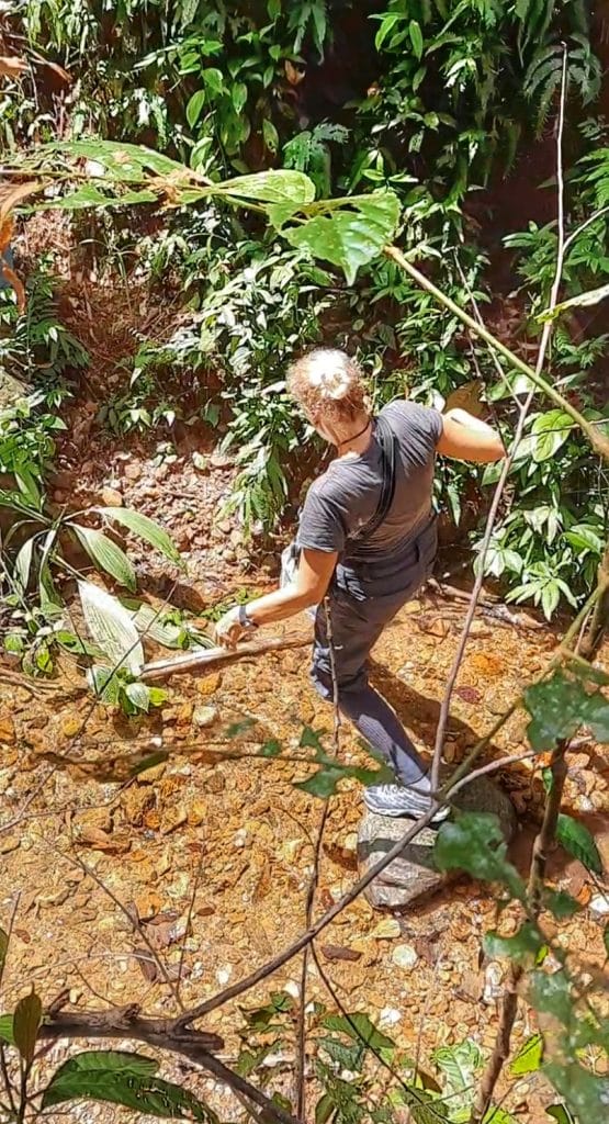 Bukit Lawang cercando gli oranghi 5 Guado