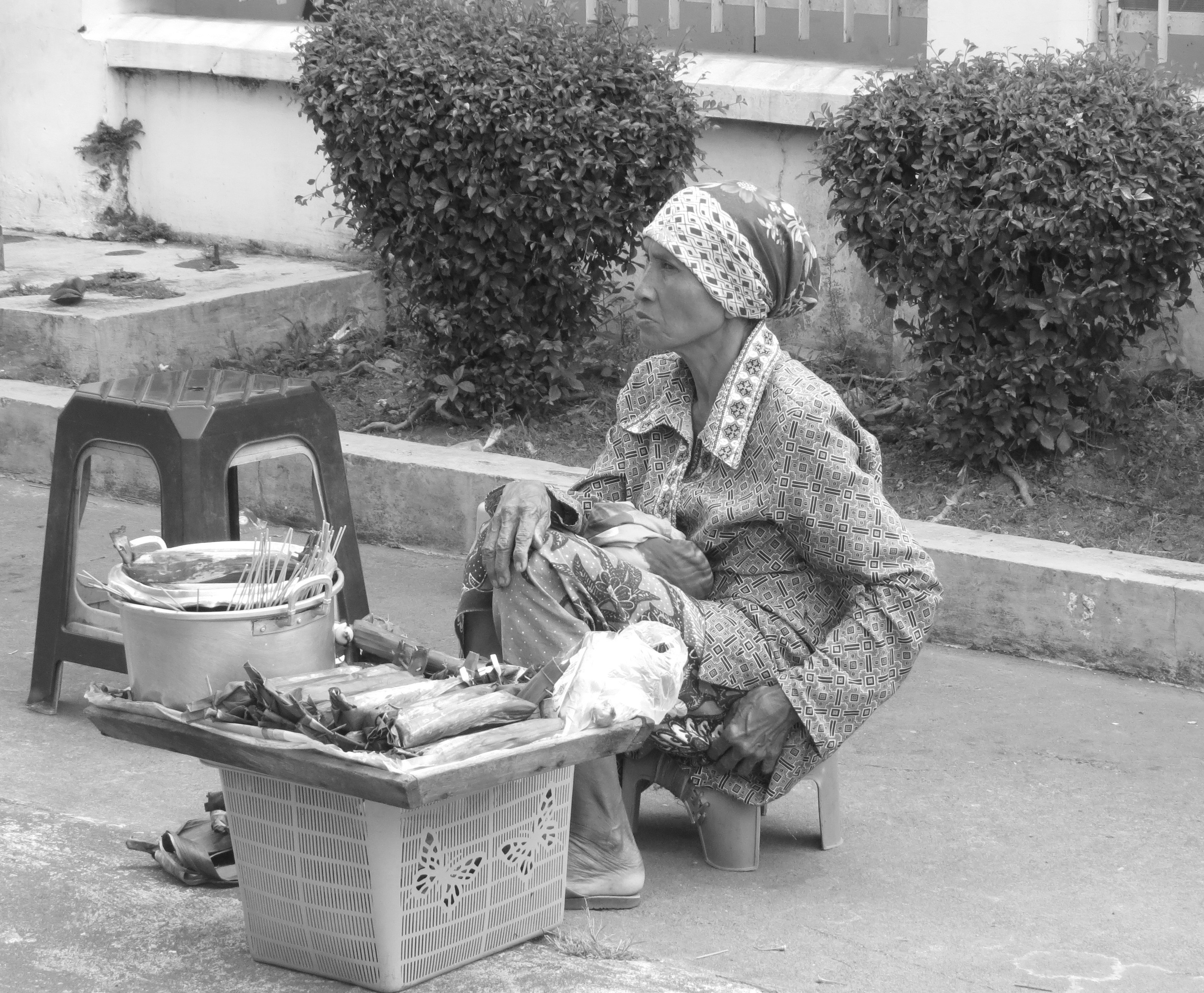 cibo di strada Indonesia Venditrice a Solo