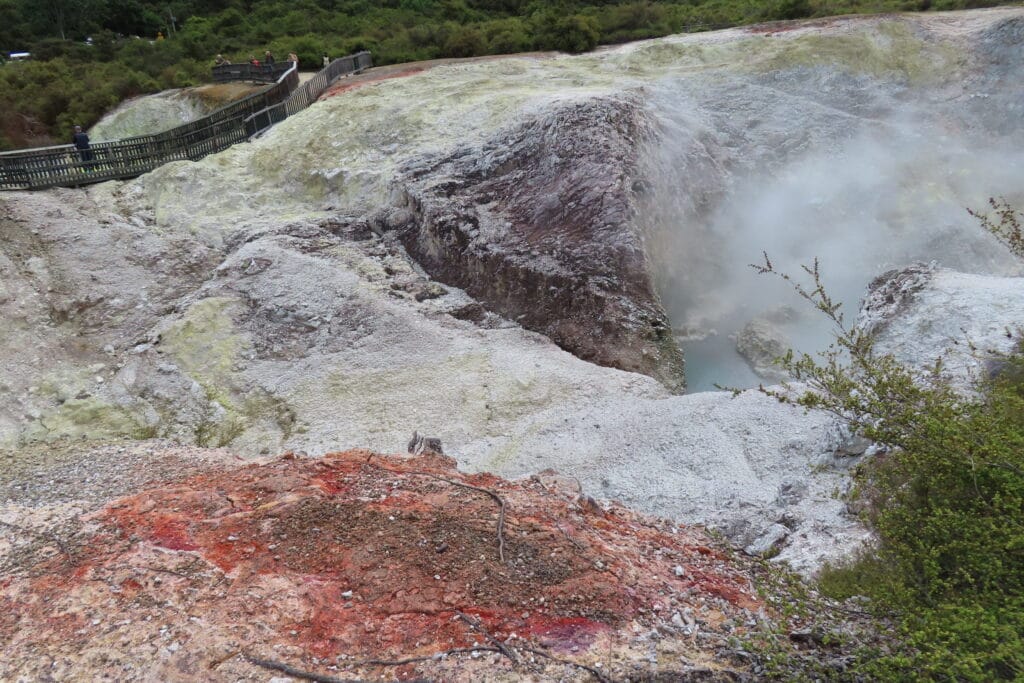 Nuova Zelanda isola del nord colori di wai o tapu
