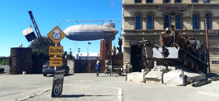 Oamaru stranezze e pinguini 11 Oamaru steampuk